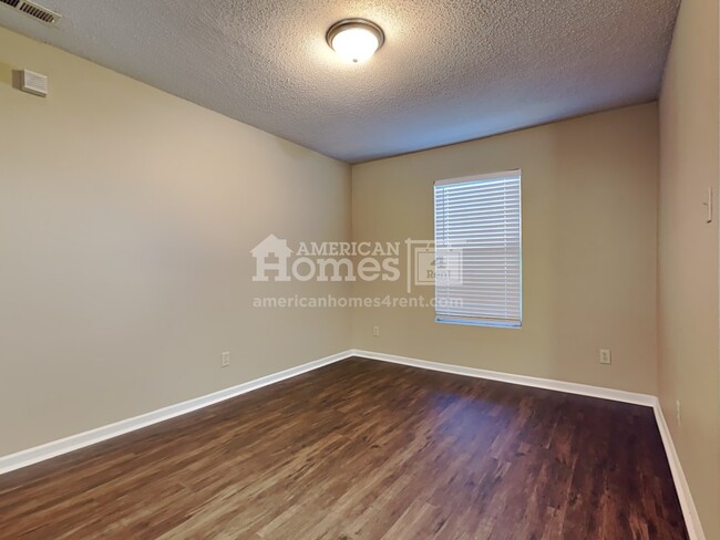 Foto del edificio - 1447 Dowell Street