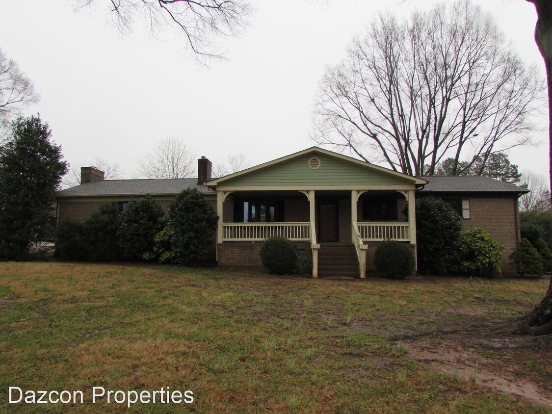 Foto principal - 3 br, 2 bath House - 2725 Sloop Road