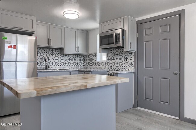Foto del edificio - 7409 Mimosa Ave