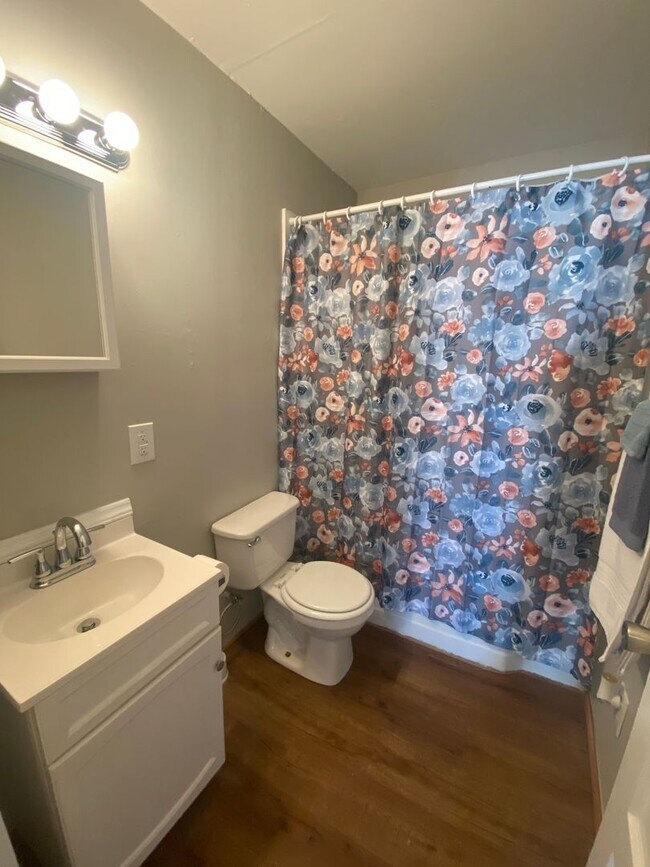 Building Photo - 52 Pelham Heights