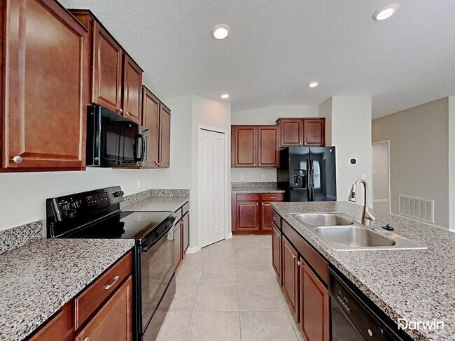 Foto del edificio - 7241 Somerset Pond Dr