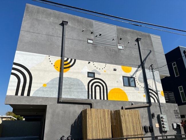 Building Photo - 5130 Riverton Ave