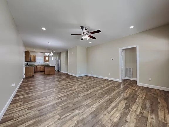 Foto del edificio - 343 Jared Steele Ln