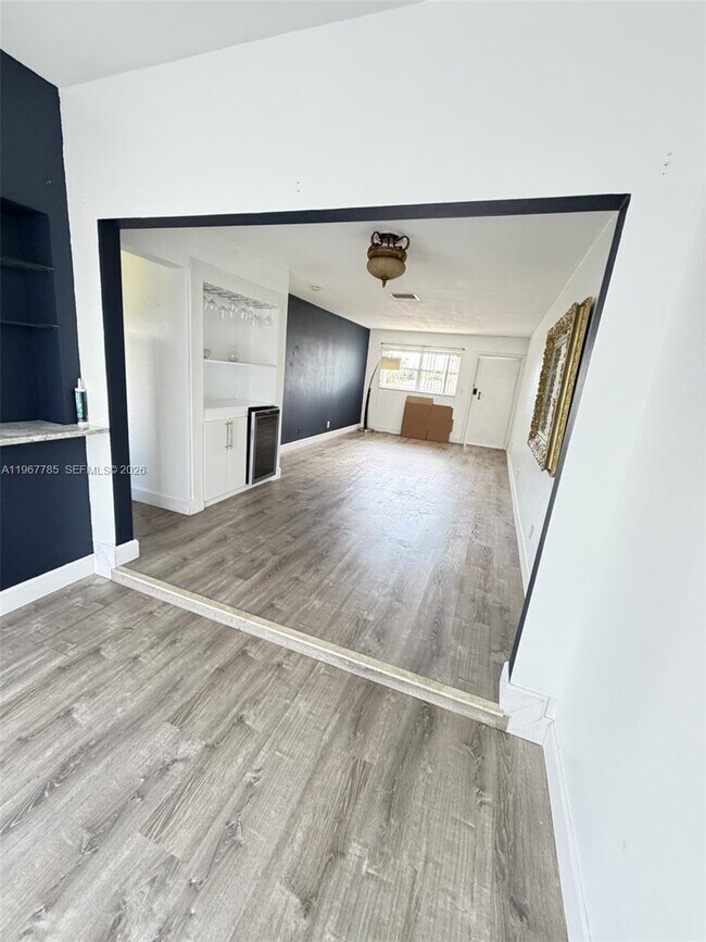 Foto del edificio - 941 Crystal Lake Dr