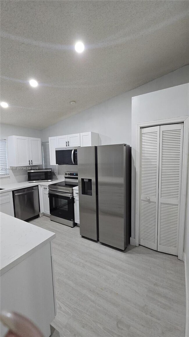 Building Photo - 1291 SW 139th Pl