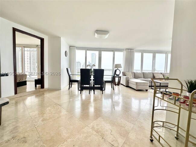 Building Photo - 1717 N Bayshore Dr