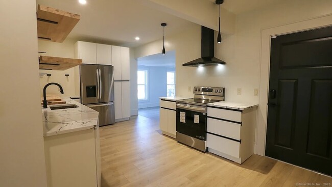 Building Photo - 437 Washington Avenue Unit Apt. 1