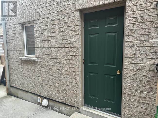 Building Photo - 17 Eagle Plains Dr