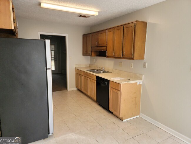 Building Photo - 8025 Creekstone Way