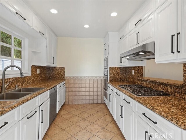 Foto del edificio - 8501 Enfield Ave