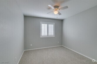 Building Photo - 2744 Summerchase Ln