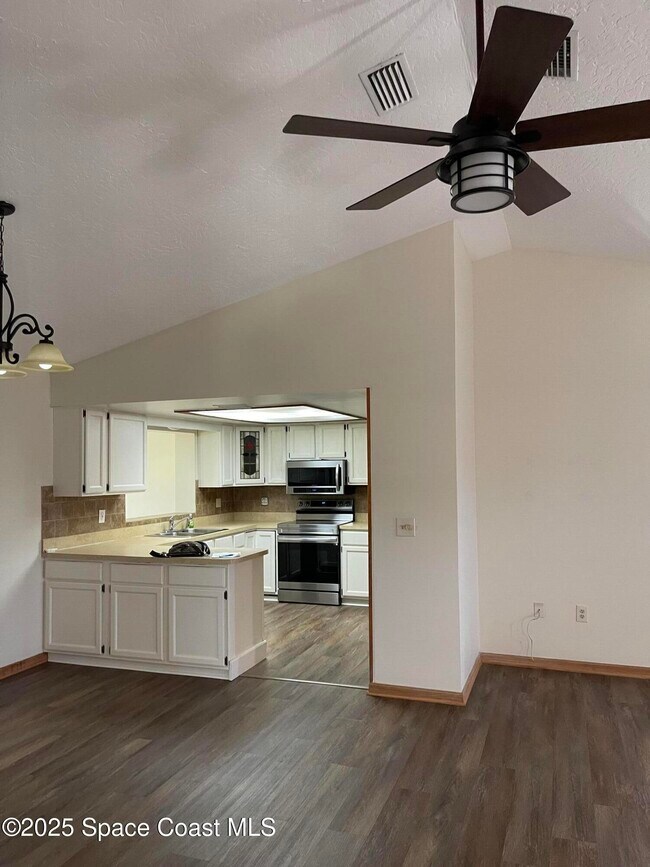 Foto del edificio - 363 Emerson Dr NW