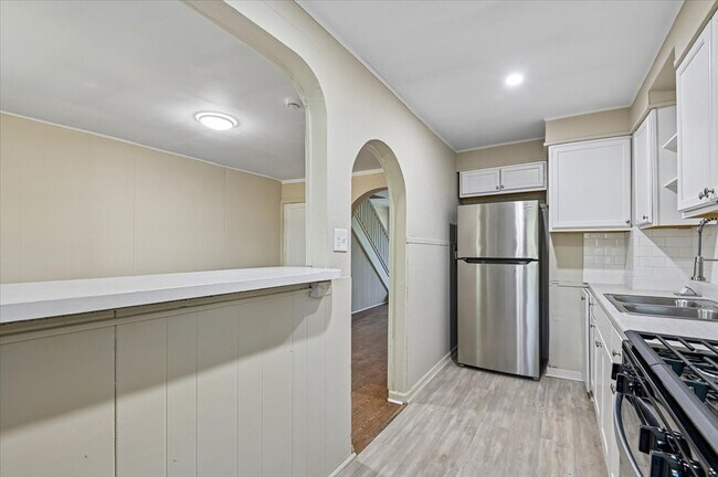 Building Photo - 5105 Chalgrove Ave