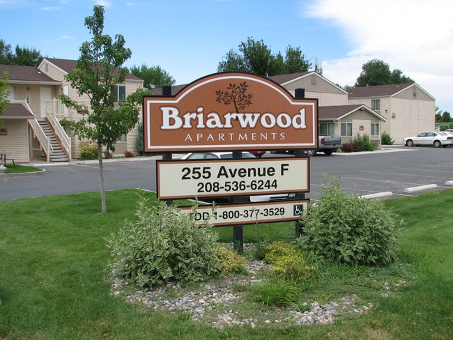 Building Photo - Briarwood