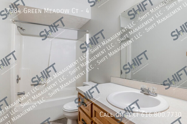 Building Photo - 7984 Green Meadow Ct