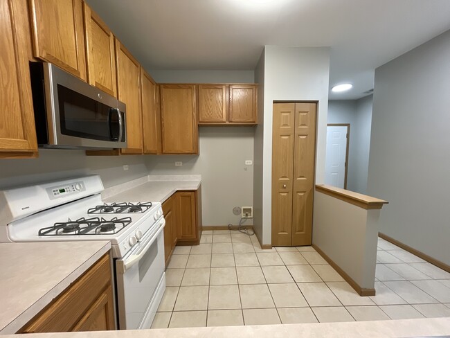 Building Photo - 1207 Brookdale Dr