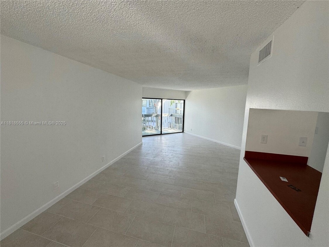 Primary Photo - 1750 N Congress Ave