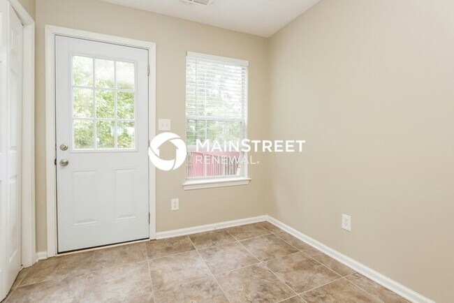 Building Photo - 3 Bedroom Pet-Friendly Home in Douglasville, GA with Main Street Renewal
