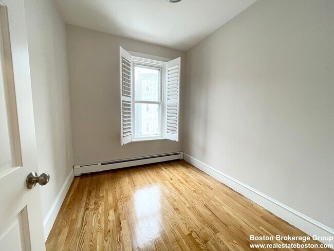 Foto del edificio - 130 P St