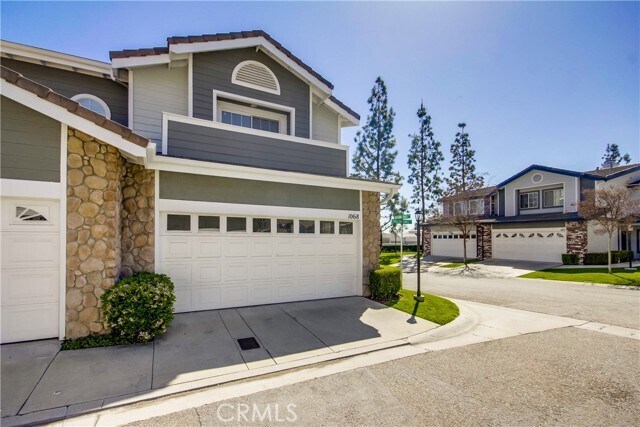 Building Photo - 1068 English Oaks Pl