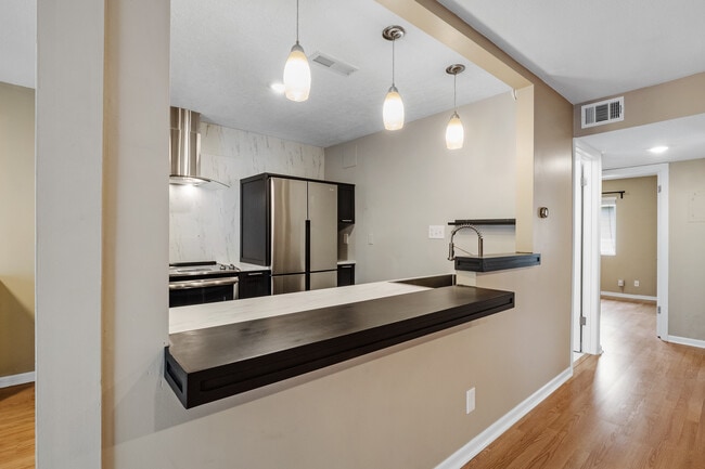 Foto del edificio - 809 W 40th St