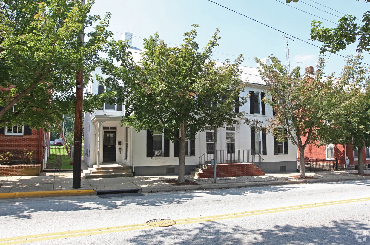 Primary Photo - 156-158 E Main St