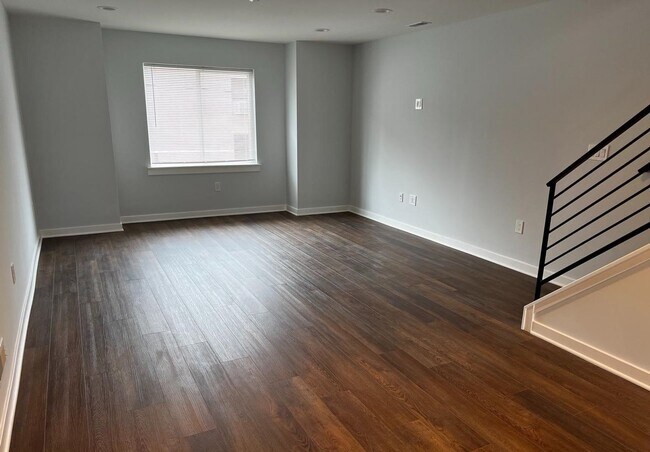 Building Photo - 2543 Manton St