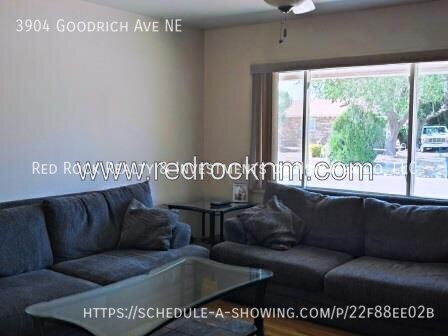 Foto del edificio - 3904 Goodrich Ave NE