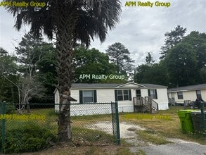 Building Photo - 1 Larkin Ct