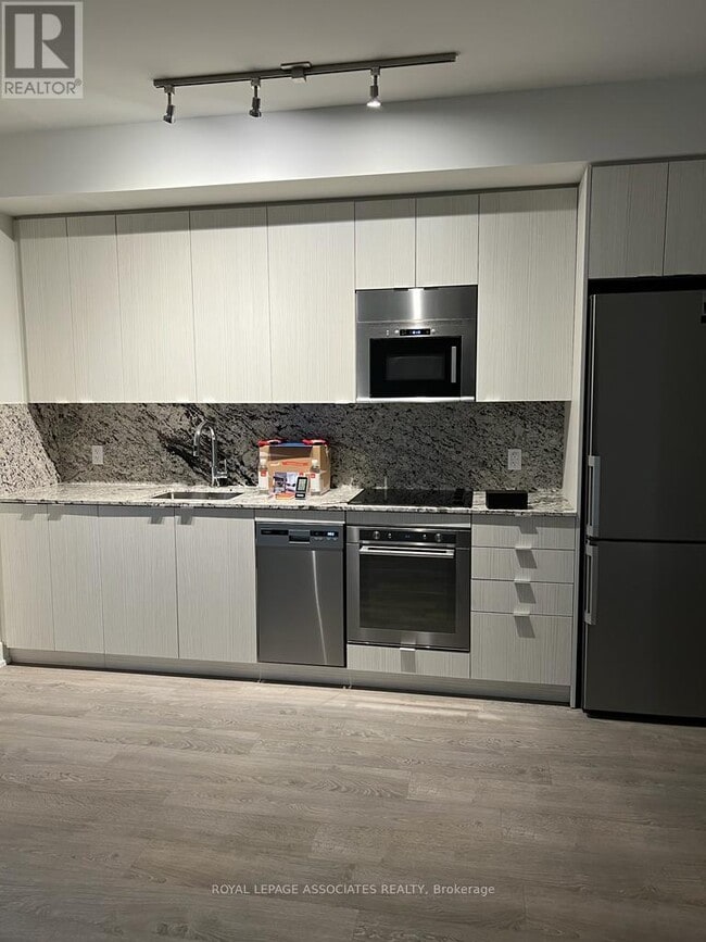 Photo du bâtiment - 5 Mabelle Ave