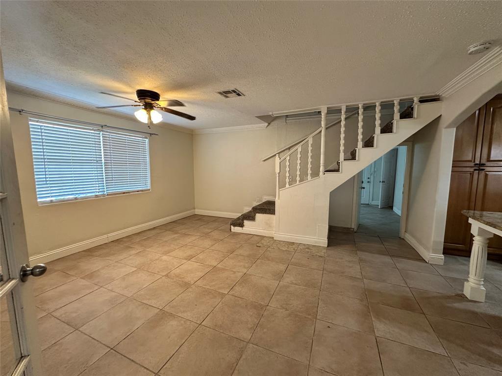 Foto principal - 6905 Palestine St