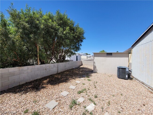 Building Photo - 3231 Comitan Ln
