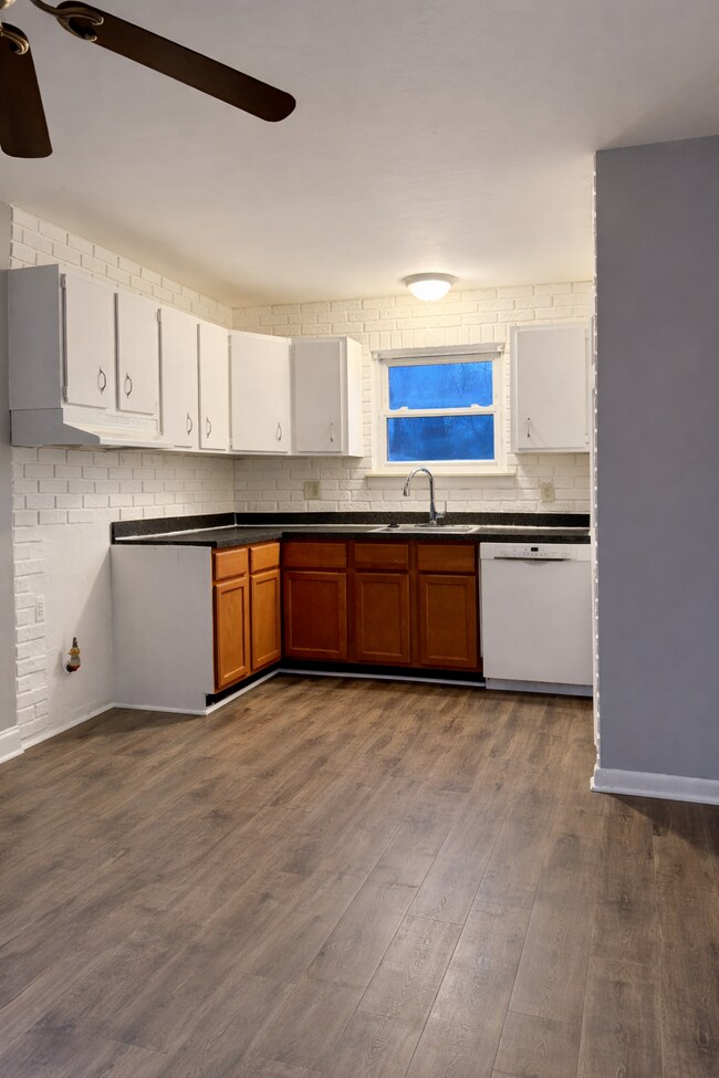 Foto del edificio - 2105 Council Ave