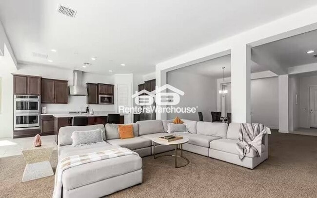 Building Photo - 8615 W Solano Dr