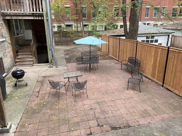 patio - 5105 N Damen Ave