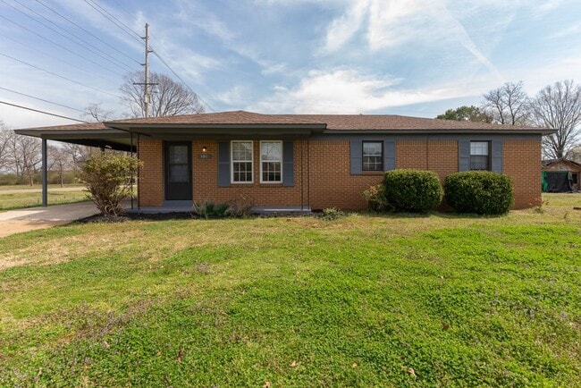 Building Photo - Hot Listing in Athens – 4 Beds, Granite Co...