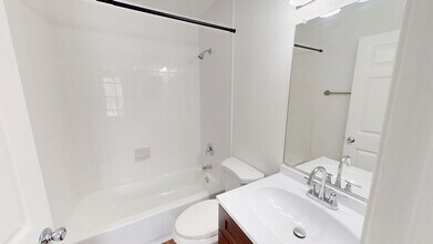 Interior Photo - Cambridge Woods