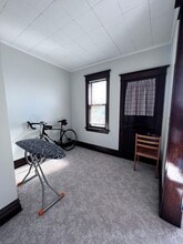 Building Photo - 17 E 6th St