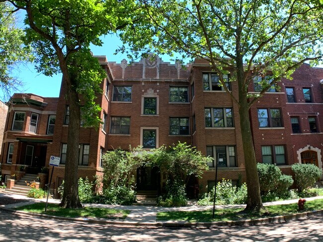 Foto del edificio - 6333 N Wayne Ave