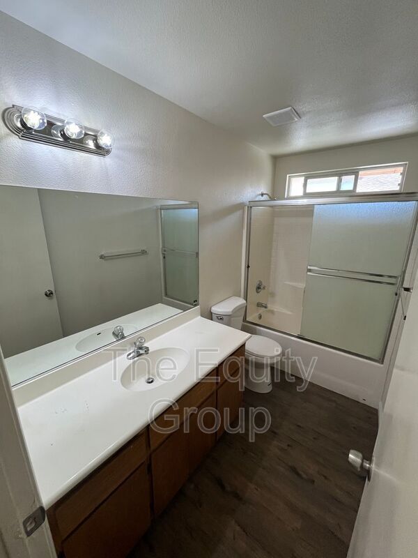Building Photo - 482 W Morton Ave
