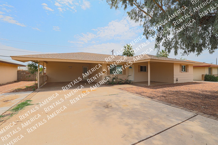 Primary Photo - 935 E Wesleyan Dr