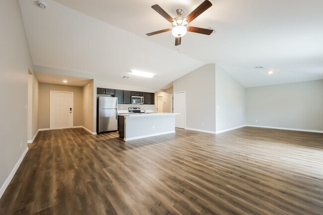 Building Photo - 360 Adair St