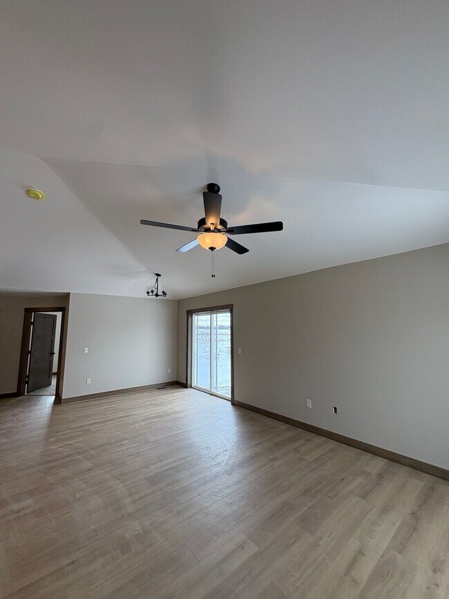 Foto del edificio - 234 E Randall Rd