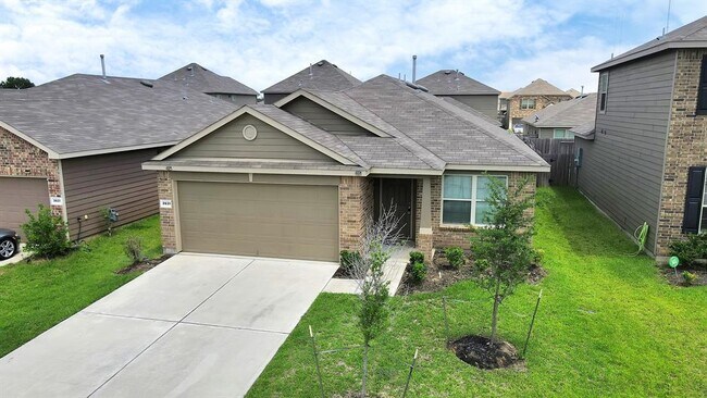 Building Photo - 2631 Summer Ln