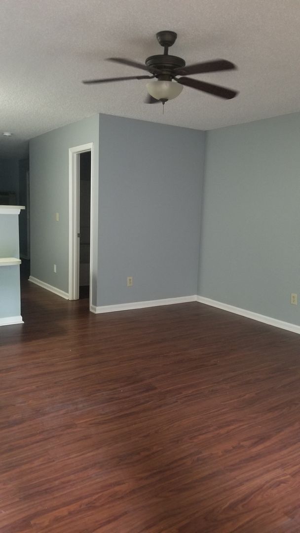 Building Photo - 4115 Bloomdale Dr