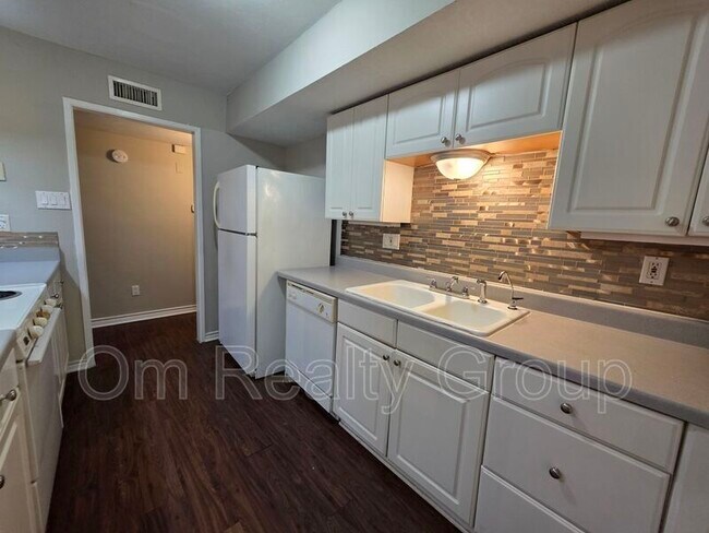 Foto del edificio - 6903 Tara Dr