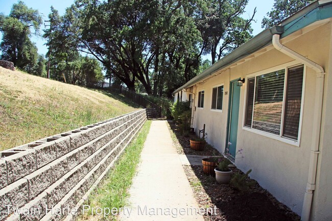 Building Photo - 3 br, 1 bath House - East Sonora Duplex 19...
