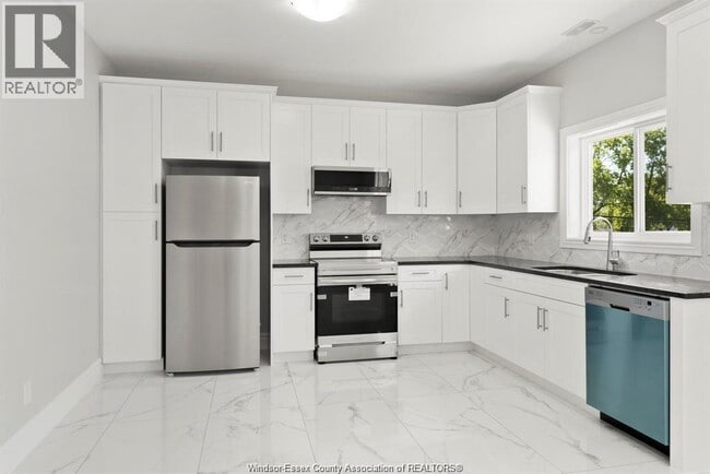 Building Photo - 2280 Daytona Ave