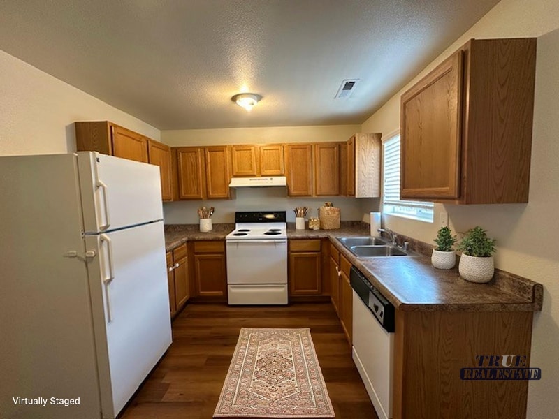 Primary Photo - 1220 W Newlands Dr