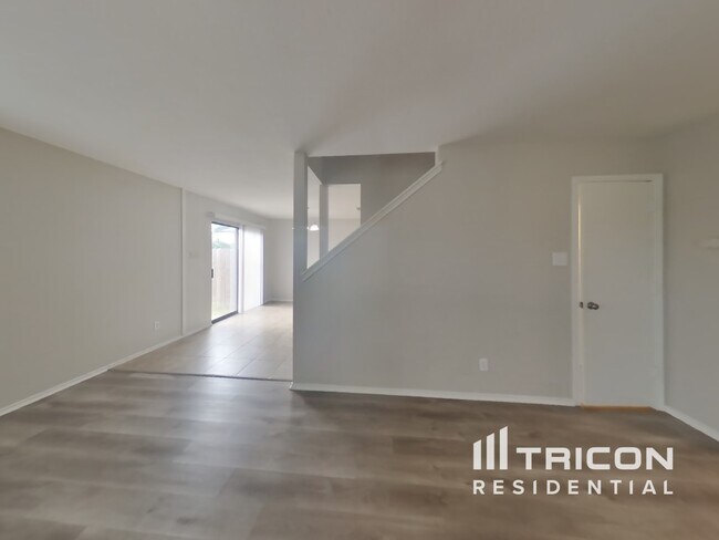 Foto del edificio - 8935 Twincreek Farm